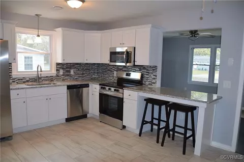 5616 Beechnut Ave, Petersburg, VA 23803