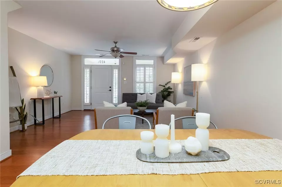 Dining - 423 12 S Laurel St, Richmond, VA 23220 photo 2 of 6