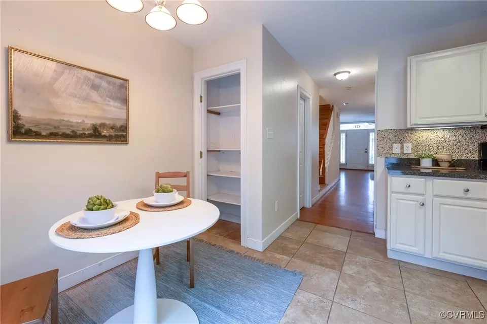 Dining - 423 12 S Laurel St, Richmond, VA 23220 photo 5 of 6