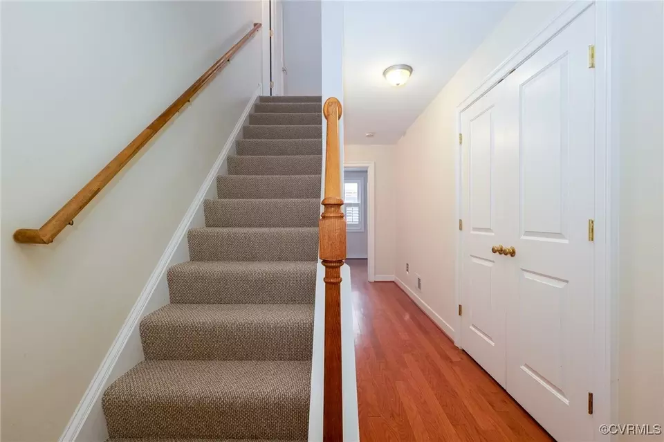 Entry Way - 423 12 S Laurel St, Richmond, VA 23220 photo 3 of 3