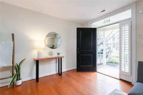 Entry Way - 423 12 S Laurel St, Richmond, VA 23220 photo 1 of 3