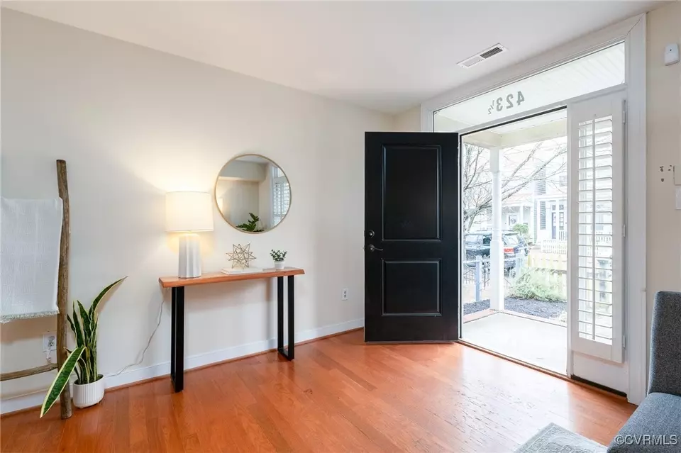 Entry Way - 423 12 S Laurel St, Richmond, VA 23220 photo 1 of 3