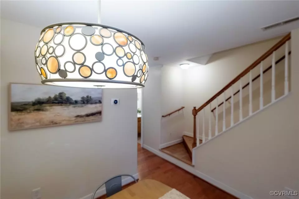 Dining - 423 12 S Laurel St, Richmond, VA 23220 photo 6 of 6