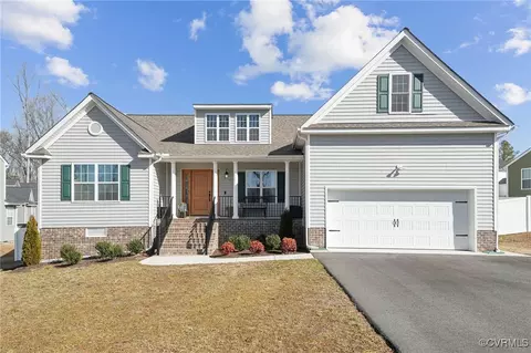5712 Walnut Walk Dr, North Chesterfield, VA 23237
