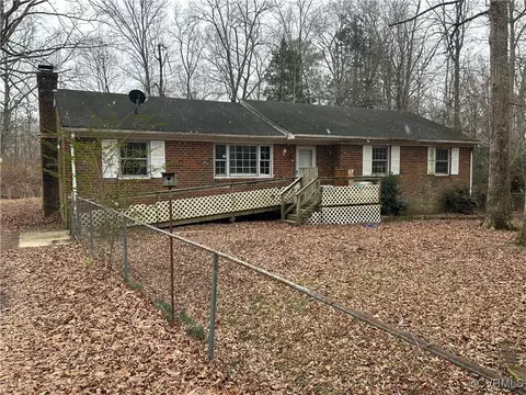 1433 Commins Rd, Aylett, VA 23009