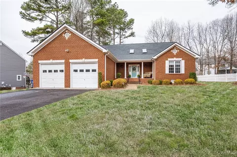 5319 Nairn Ln, Chester, VA 23831