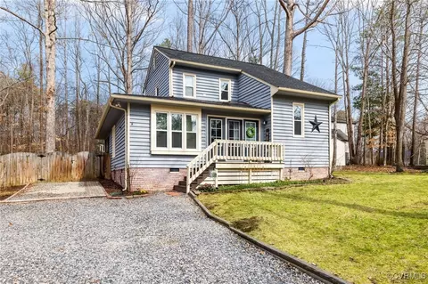 409 Yarrow Ln, North Chesterfield, VA 23236