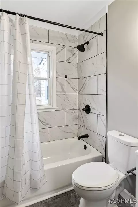 Bath - 2203 Lamb Ave, Richmond, VA 23222 photo 4 of 5