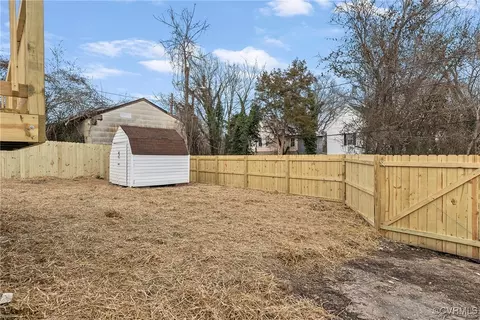 Exterior - 2203 Lamb Ave, Richmond, VA 23222 photo 5 of 6