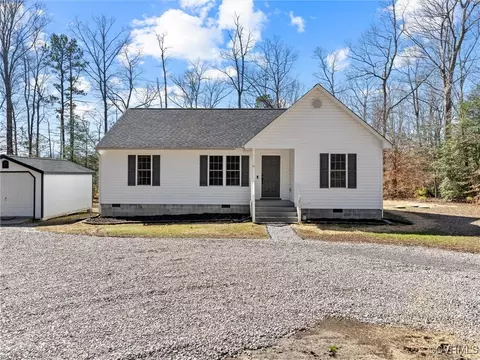3800 Deerwood Ln, North Prince George, VA 23860
