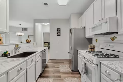 800 Brassie Ln #A, Glen Allen, VA 23059