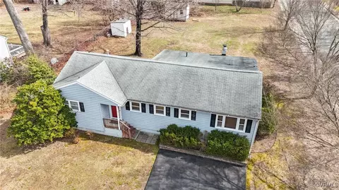 911 Maple St, Ashland, VA 23005