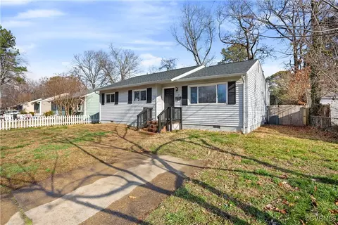 17 Kingslee Ln, Hampton, VA 23669