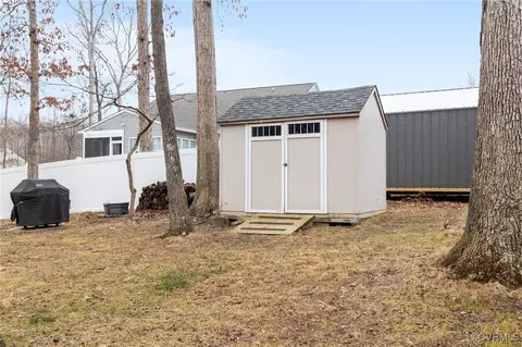 Exterior - 3915 Cresthill Rd, Chester, VA 23831 photo 5 of 7