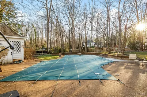 Exterior - 2130 Oakengate Ln, Midlothian, VA 23113 photo 14 of 16