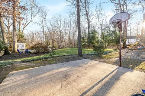 Exterior - 2130 Oakengate Ln, Midlothian, VA 23113 photo 10 of 16