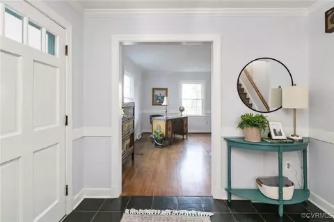 Entry Way - 2130 Oakengate Ln, Midlothian, VA 23113 photo 4 of 8