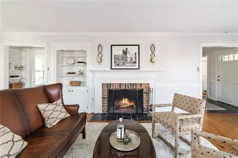 Living - 2130 Oakengate Ln, Midlothian, VA 23113 photo 1 of 5