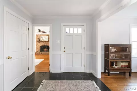 Entry Way - 2130 Oakengate Ln, Midlothian, VA 23113 photo 1 of 8