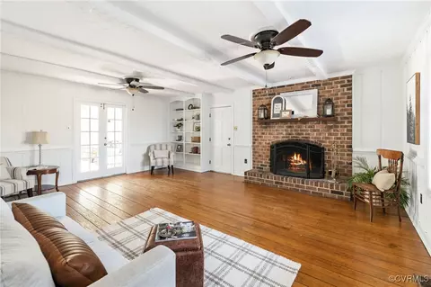 Living - 2130 Oakengate Ln, Midlothian, VA 23113 photo 5 of 5