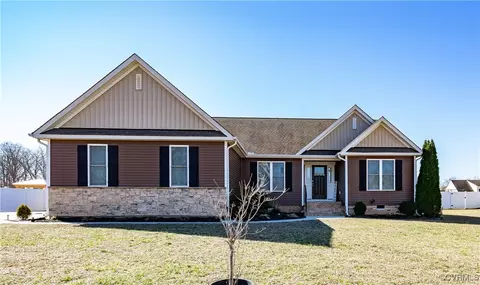 5907 Stingray Point Blvd, New Kent, VA 23124
