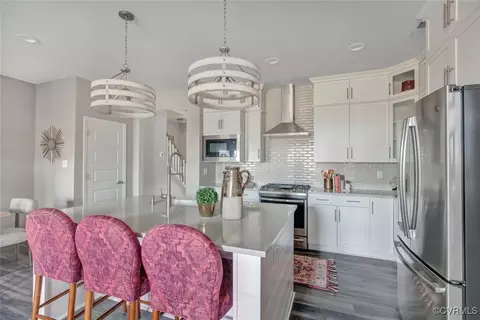 18715 Palisades Rdg, Moseley, VA 23120