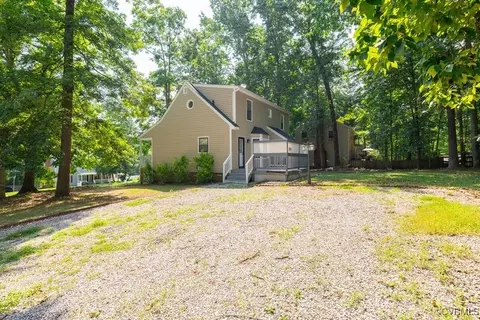 Exterior - 7300 Key Deer Cir, Midlothian, VA 23112 photo 5 of 12