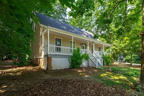 Exterior - 7300 Key Deer Cir, Midlothian, VA 23112 photo 7 of 12