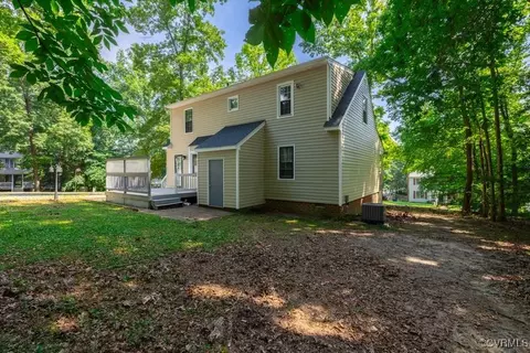 Exterior - 7300 Key Deer Cir, Midlothian, VA 23112 photo 4 of 12