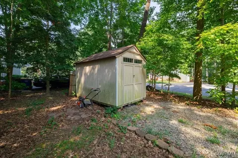 Exterior - 7300 Key Deer Cir, Midlothian, VA 23112 photo 9 of 12