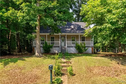 Exterior - 7300 Key Deer Cir, Midlothian, VA 23112 photo 3 of 12