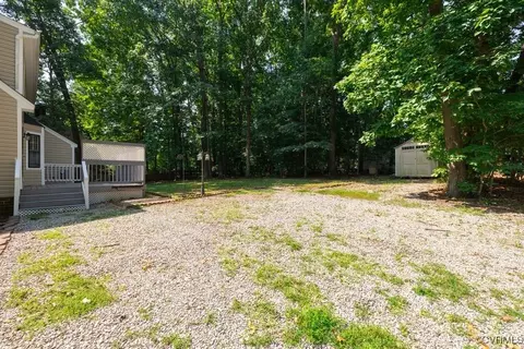 Exterior - 7300 Key Deer Cir, Midlothian, VA 23112 photo 8 of 12