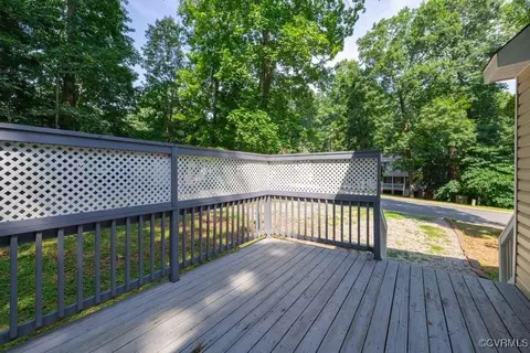 Exterior - 7300 Key Deer Cir, Midlothian, VA 23112 photo 11 of 12