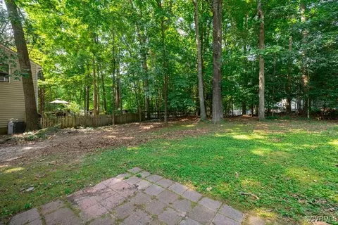 Exterior - 7300 Key Deer Cir, Midlothian, VA 23112 photo 10 of 12
