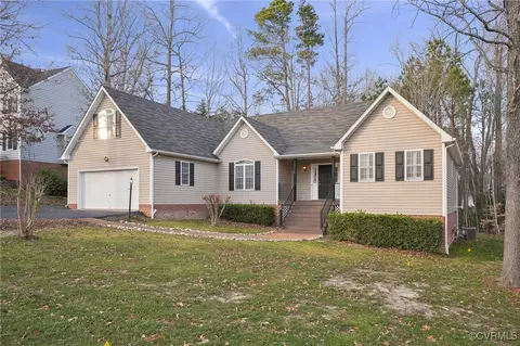 Exterior - 11660 Explorer Dr, Midlothian, VA 23114 photo 2 of 4