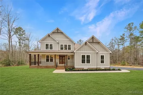 1385 Meadow Grove Dr, Powhatan, VA 23139