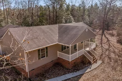 3705 Woodcroft Dr, Disputanta, VA 23842