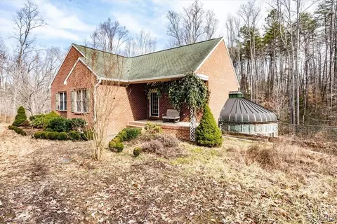5034 Ange Rd, Louisa, VA 23093