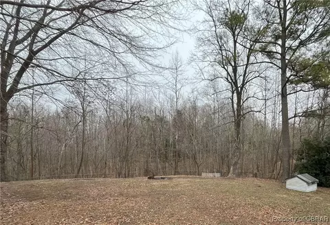6747 Cedar Lake Dr, Gloucester, VA 23061