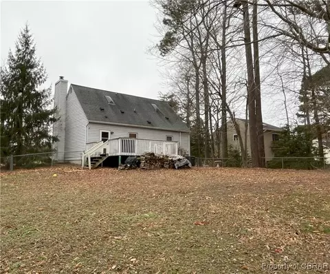 6747 Cedar Lake Dr, Gloucester, VA 23061 photo 2