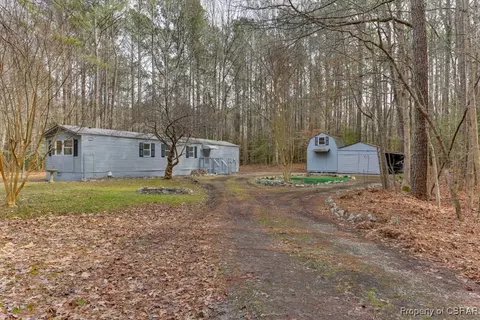 9431 Sheldon Ln, Gloucester, VA 23061 photo 3