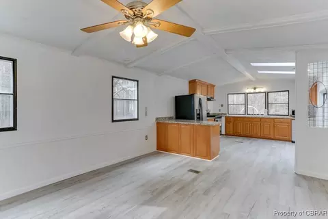 9431 Sheldon Ln, Gloucester, VA 23061 photo 10