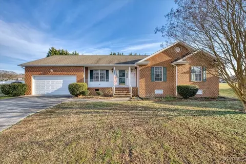 112 Shade Tree Ct, Colonial Heights, VA 23834