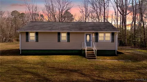 8909 Circlewood Dr, North Dinwiddie, VA 23803