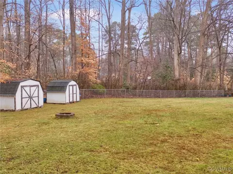 Exterior - 12110 Bailey Bridge Rd, Midlothian, VA 23112 photo 5 of 8