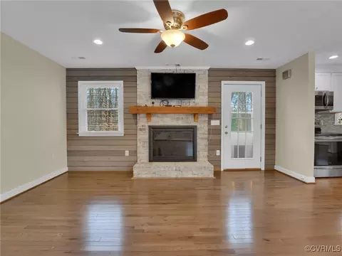 Living - 12110 Bailey Bridge Rd, Midlothian, VA 23112 photo 5 of 5