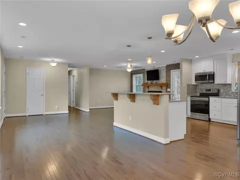 Living - 12110 Bailey Bridge Rd, Midlothian, VA 23112 photo 2 of 5