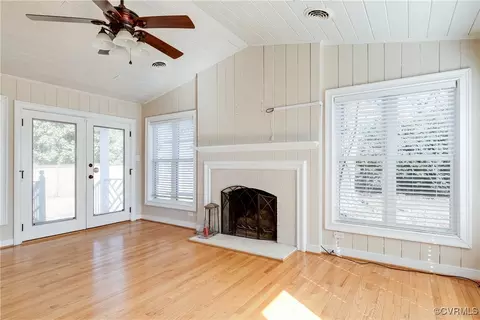 Living - 9302 Freestone Ave, Henrico, VA 23229 photo 6 of 8