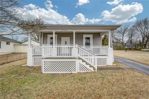 2707 Oaklawn Blvd, Hopewell, VA 23860