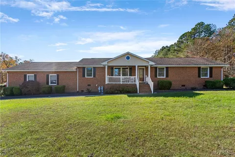 19416 Eanes Rd, Petersburg, VA 23803